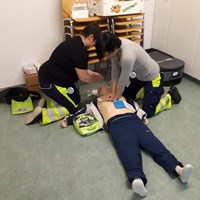 Foto 4 - Übung BLS AED